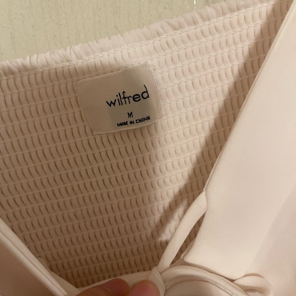 Size medium Wilfred Aritzia peasant top white - Picture 2 of 4